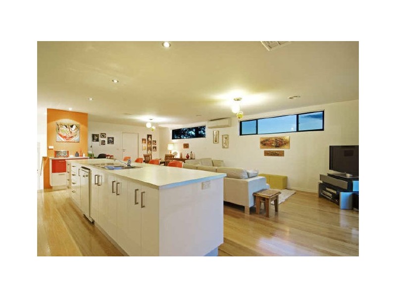 14 Hawkesbury Crescent, Farrer ACT 2607