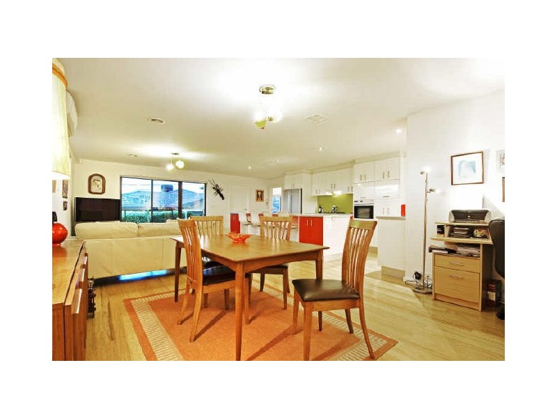 14 Hawkesbury Crescent, Farrer ACT 2607
