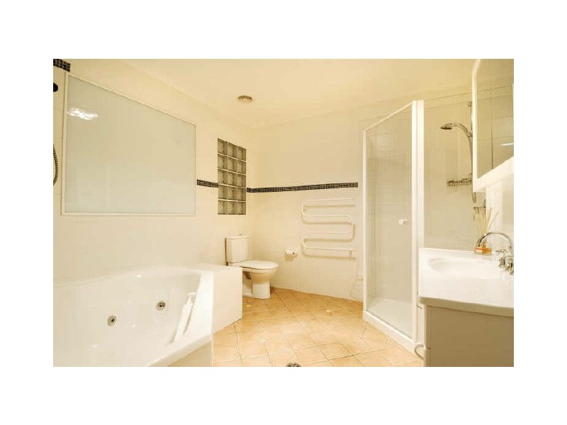14 Hawkesbury Crescent, Farrer ACT 2607