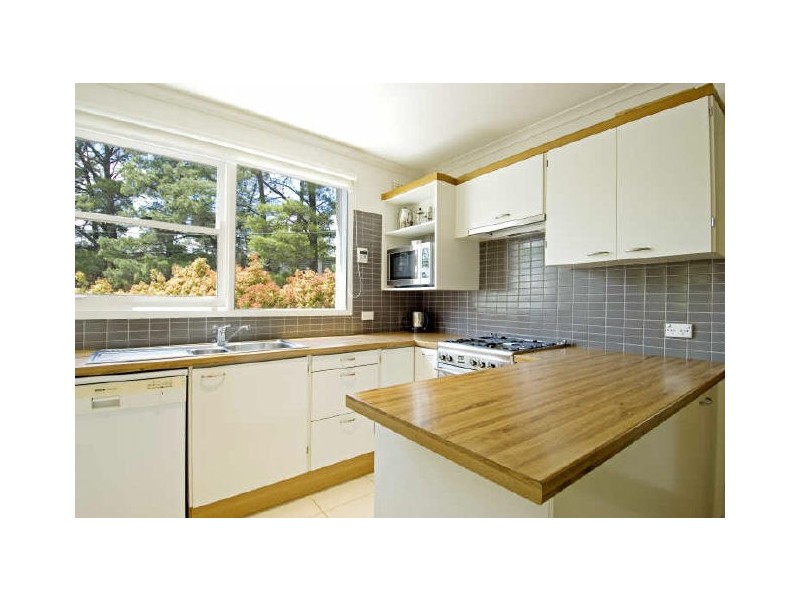 172 Captain Cook Crescent, Narrabundah ACT 2604