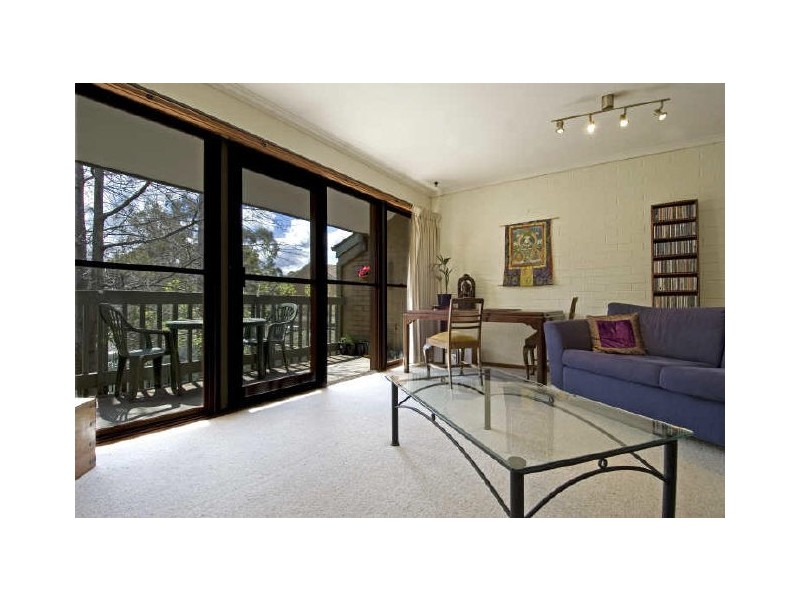 22 The Pines/20 Oliver Street, Lyneham ACT 2602