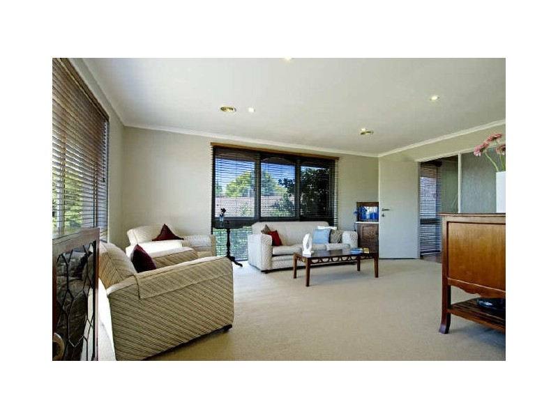 16 Badenoch Crescent, Evatt ACT 2617