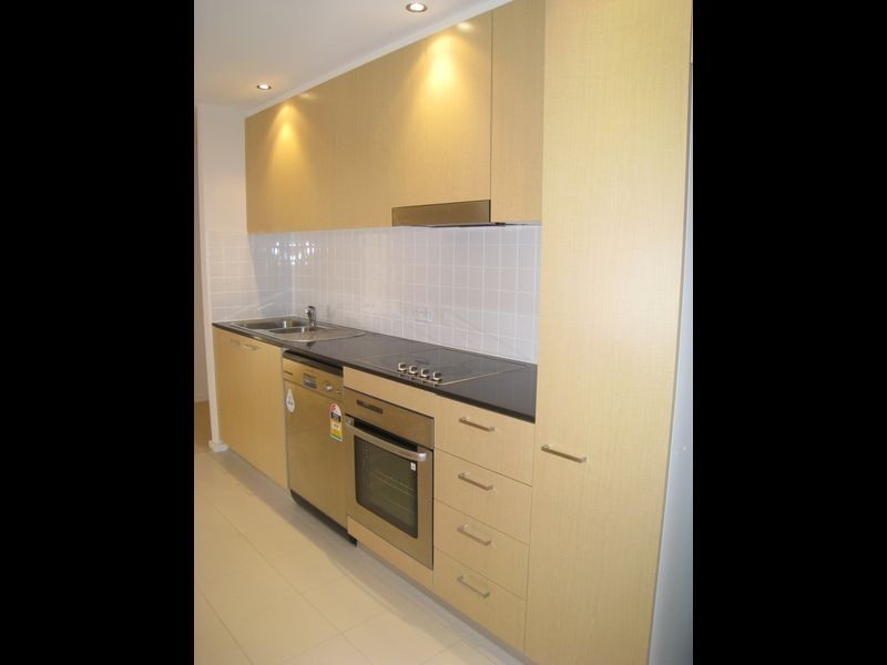 13/2 Edinburgh Avenue, City ACT 2601