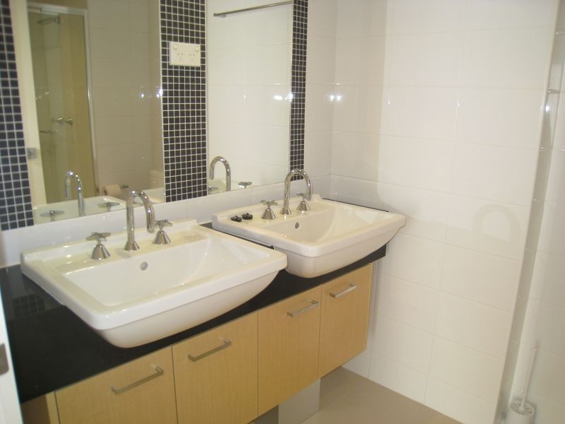 13/2 Edinburgh Avenue, City ACT 2601