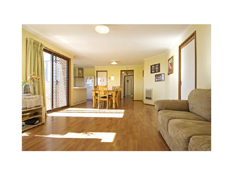 12 Casey Crescent, Calwell ACT 2905