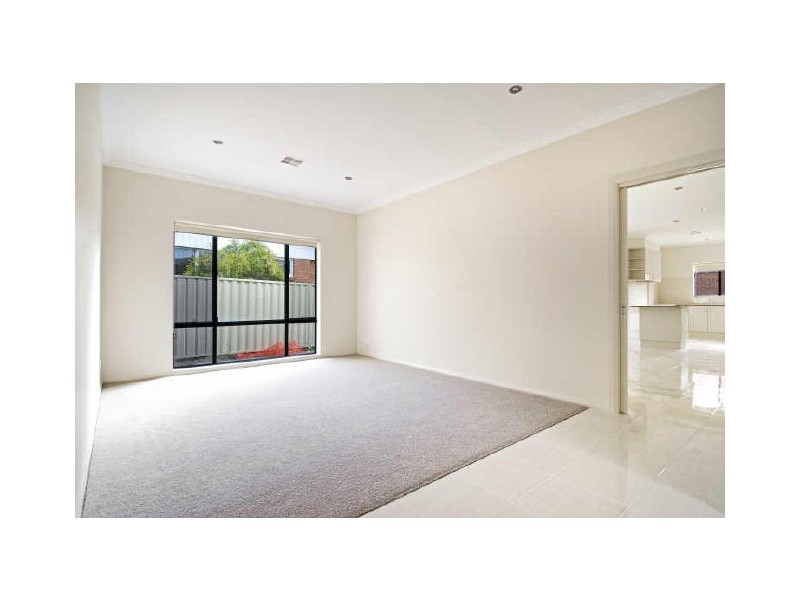 135 Eggleston Crescent, Chifley ACT 2606