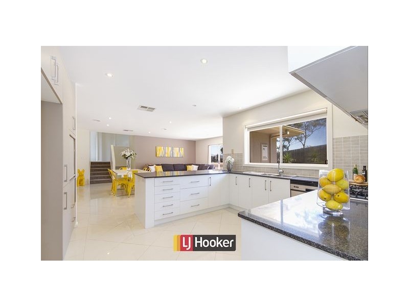 9 Emanuel Place, Conder ACT 2906