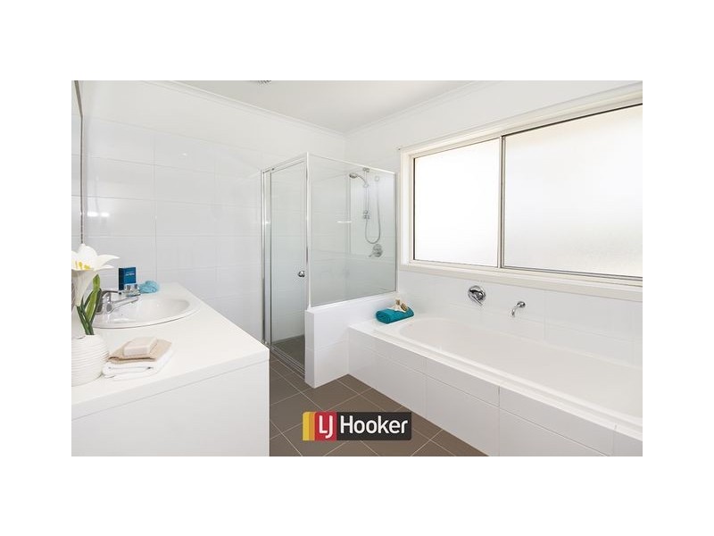 9 Emanuel Place, Conder ACT 2906