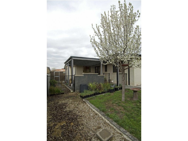 42 Simonetti Street, Dunlop ACT 2615