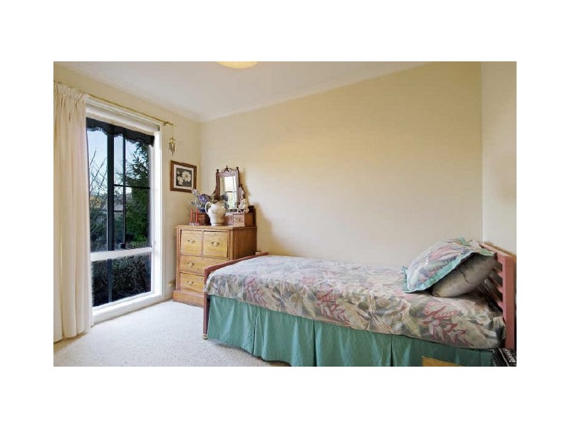 6 Doerner Place, Gordon ACT 2906