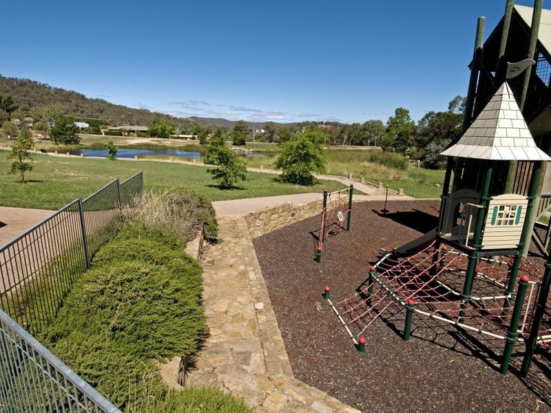 12 Stopford Crescent, Fadden ACT 2904