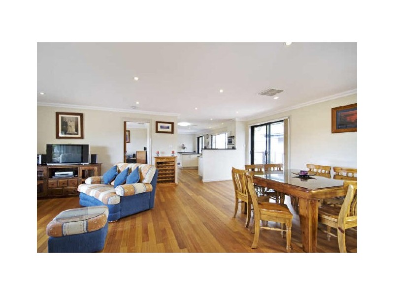 1 Castlereagh Crescent, Macquarie ACT 2614