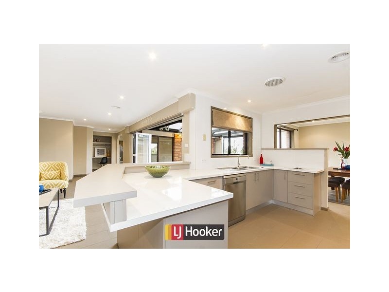 16 Casey Crescent, Calwell ACT 2905