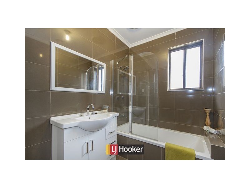 16 Casey Crescent, Calwell ACT 2905