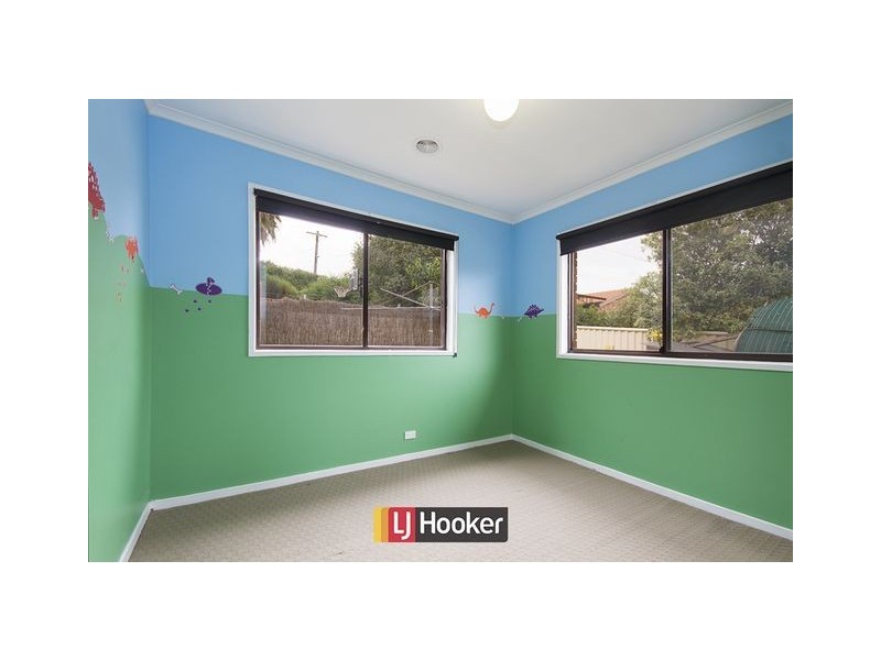 16 Casey Crescent, Calwell ACT 2905