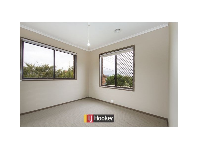 16 Casey Crescent, Calwell ACT 2905