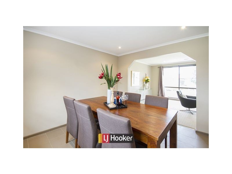 16 Casey Crescent, Calwell ACT 2905