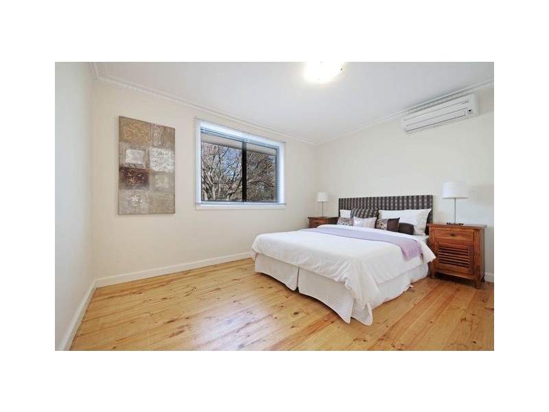 229 Phillip Avenue, Hackett ACT 2602