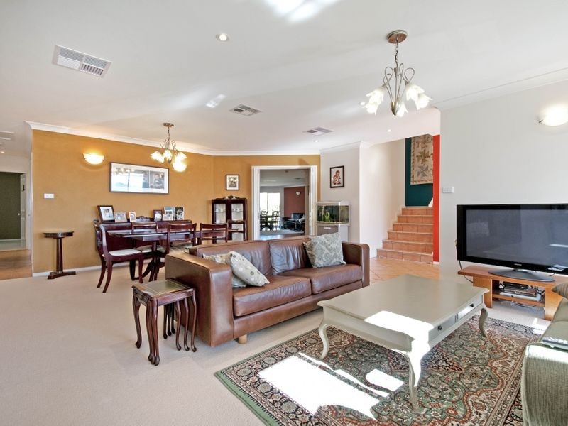 48 Woodhill Link, Jerrabomberra NSW 2619