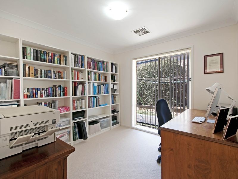 48 Woodhill Link, Jerrabomberra NSW 2619