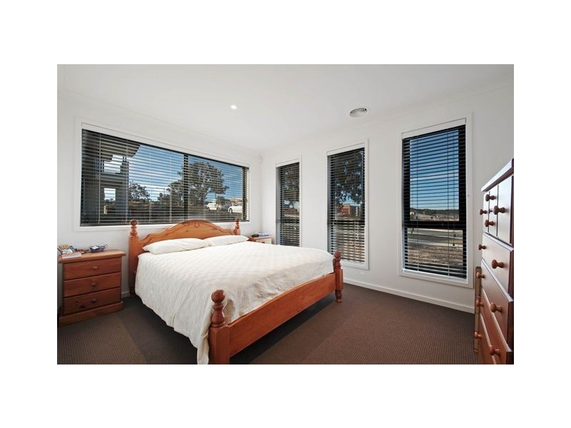 7 Pahlman Street, Forde ACT 2914