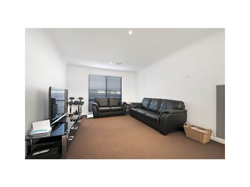 7 Pahlman Street, Forde ACT 2914
