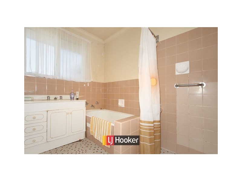 11 Holmes Crescent, Campbell ACT 2612