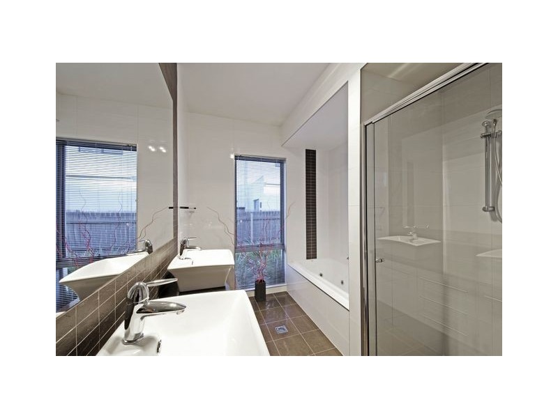 24 Helen Turner Street, Gungahlin ACT 2912