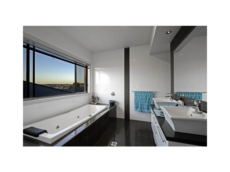 24 Helen Turner Street, Gungahlin ACT 2912