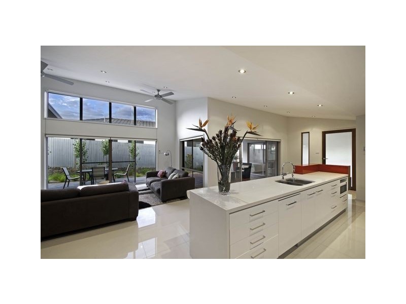 11 Gavin Long Street, Franklin ACT 2913