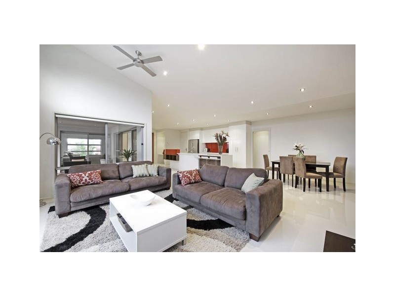 11 Gavin Long Street, Franklin ACT 2913