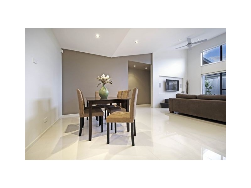 11 Gavin Long Street, Franklin ACT 2913