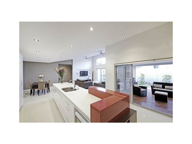 11 Gavin Long Street, Franklin ACT 2913