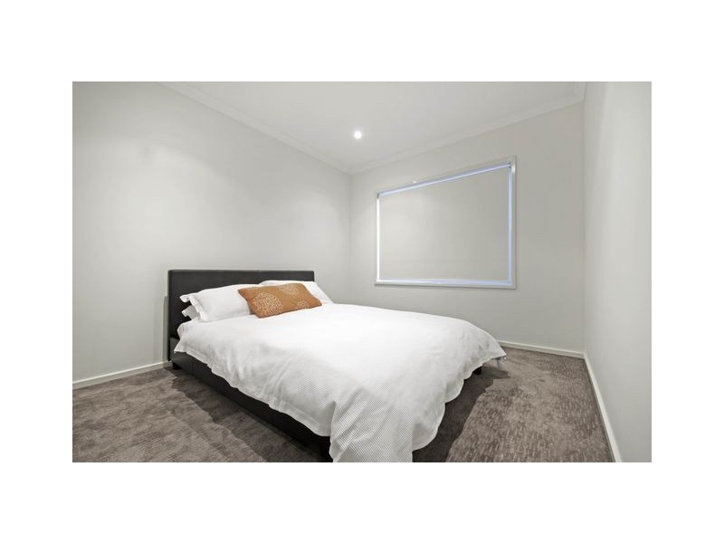 11 Gavin Long Street, Franklin ACT 2913