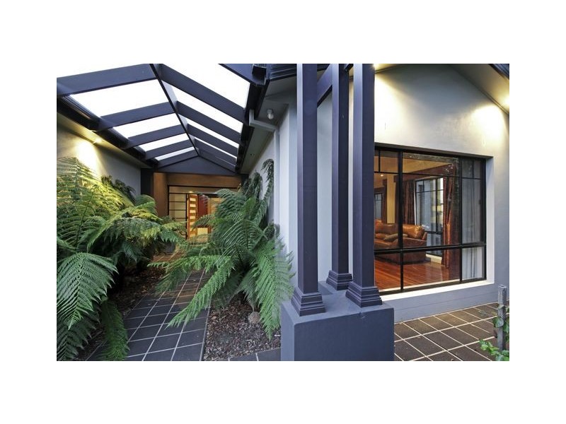 33 Hackett Gardens, Turner ACT 2612