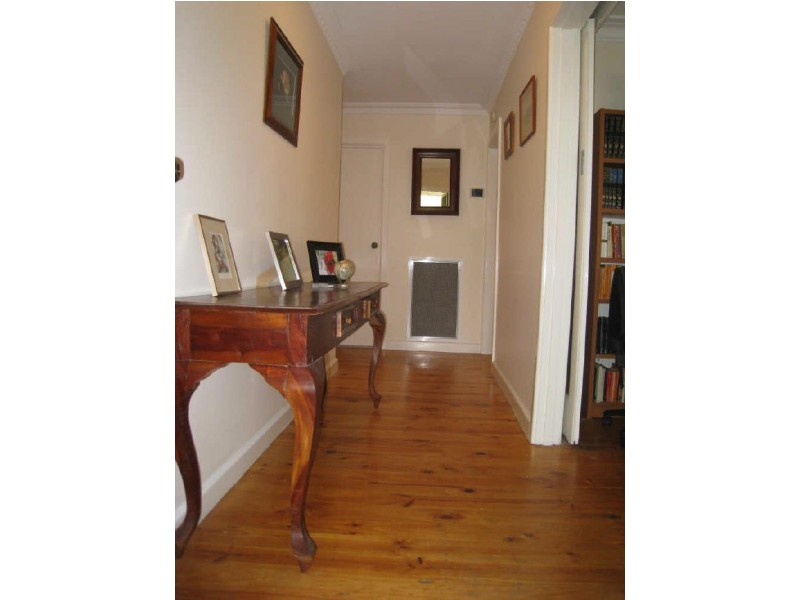 229 Phillip Avenue, Hackett ACT 2602
