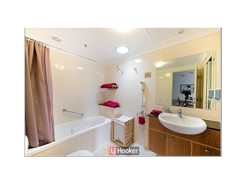 215/2 Akuna Street, City ACT 2601