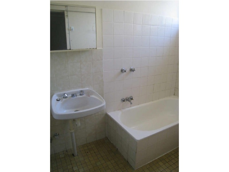 9/4 Nuyts Street, Red Hill ACT 2603