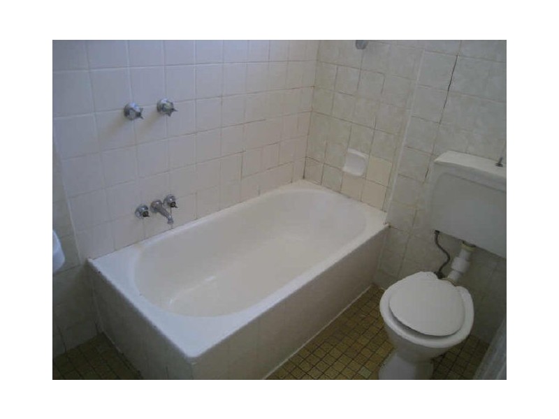 9/4 Nuyts Street, Red Hill ACT 2603