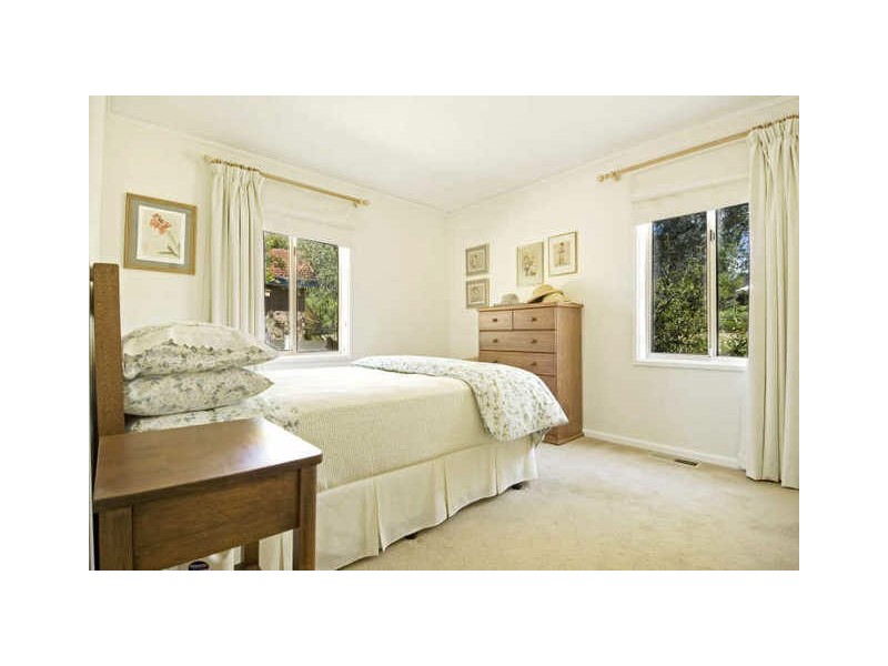 5 Maygar Street, Hughes ACT 2605