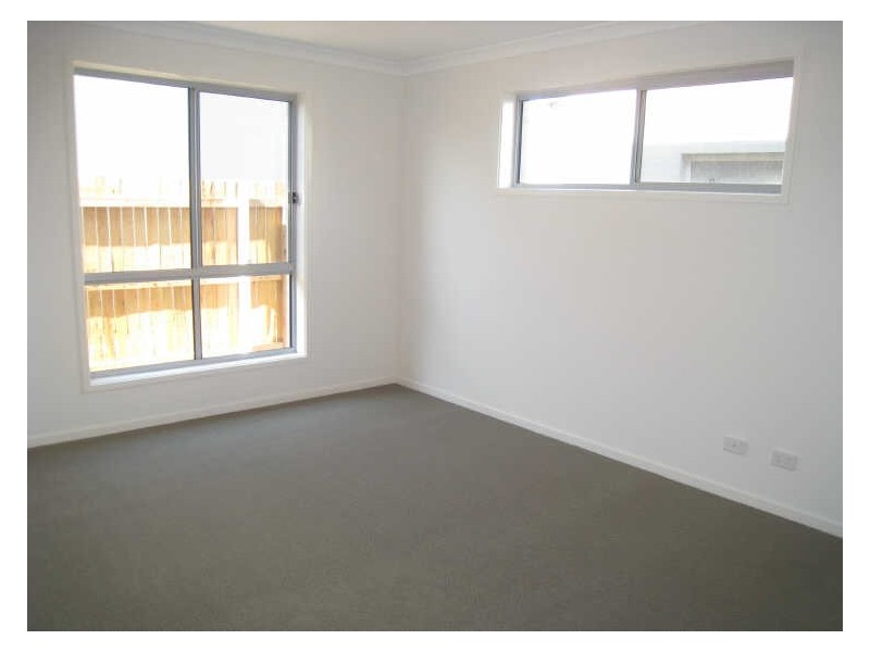 8 Rowland Street, Macgregor ACT 2615