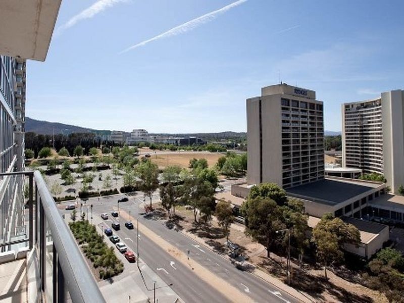 75/2 Edinburgh Avenue, City ACT 2601