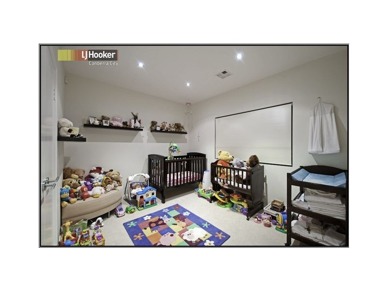 94 Allchin Circuit, Kambah ACT 2902