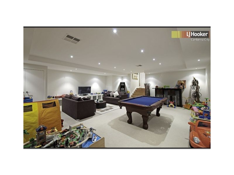 94 Allchin Circuit, Kambah ACT 2902