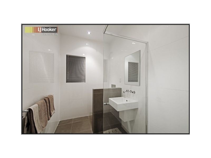 94 Allchin Circuit, Kambah ACT 2902