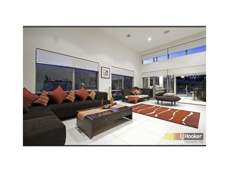 94 Allchin Circuit, Kambah ACT 2902