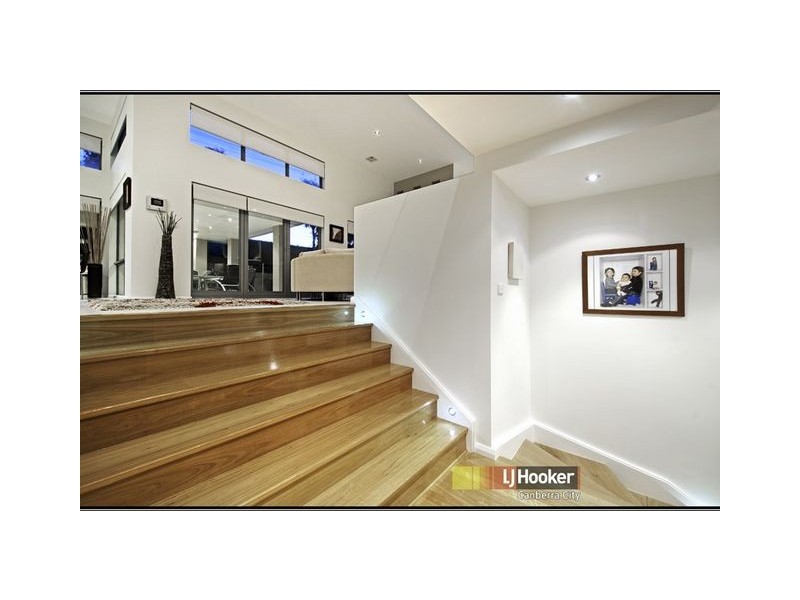 94 Allchin Circuit, Kambah ACT 2902
