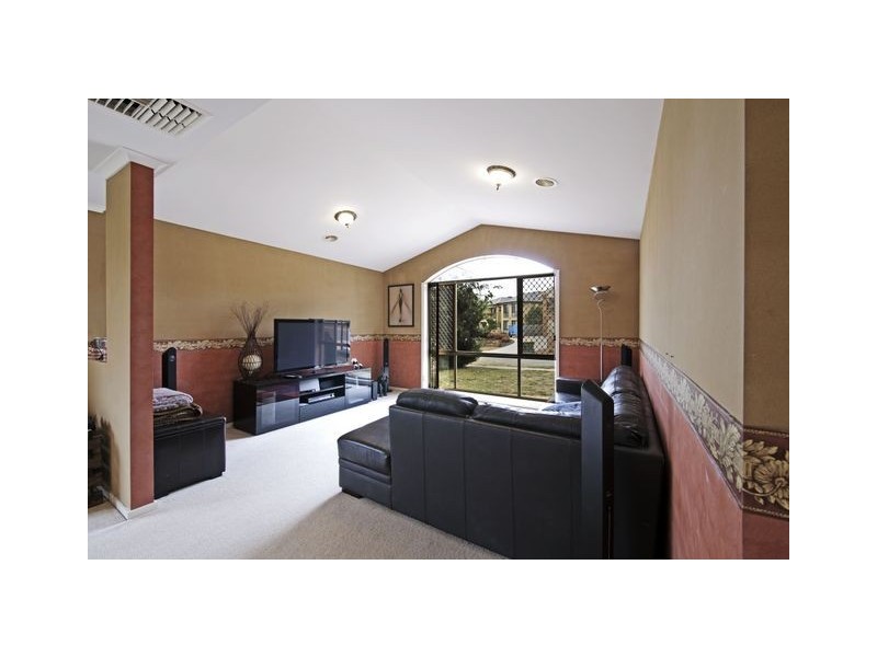 16 Mt Warning Crescent, Palmerston ACT 2913