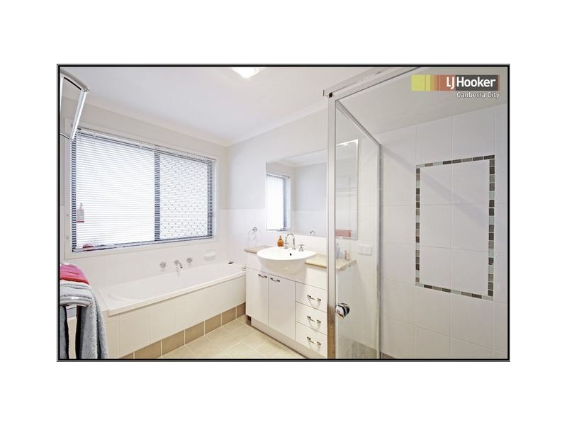 Emanuel Place, Conder ACT 2906