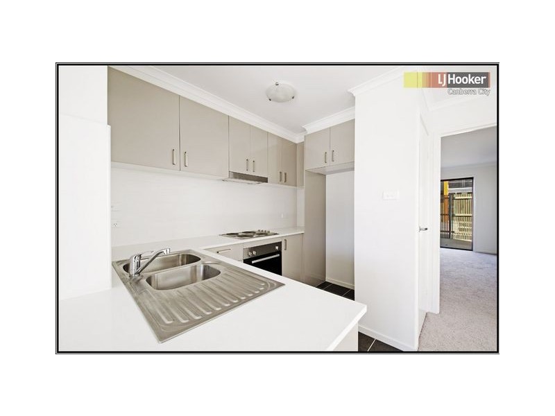 82/75 Elizabeth Jolley Crescent, Franklin ACT 2913